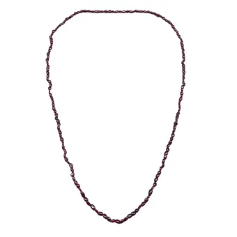 Granátový náhrdelník.