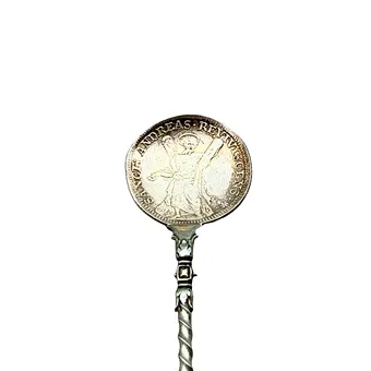 DEUX CUILLÈRES À MONNAIE DE COLLECTION DIFFÉRENTES.