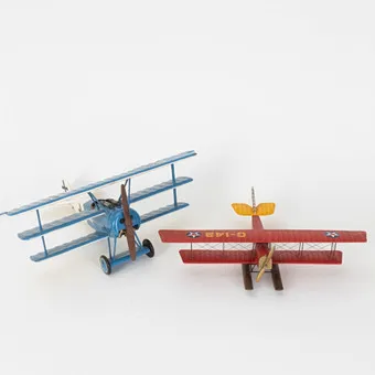 Dva modely letadel: Flying Circus a Fokker DR-1 'Blue Boy' (2).