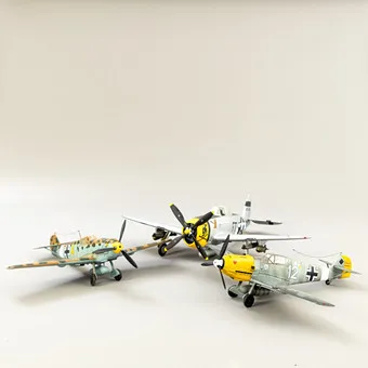 Trzy samoloty 21st Century Toys (3).