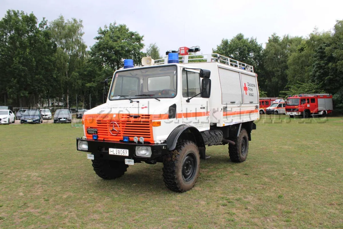 1 Daimler Benz Gerätewagen Unimog U-1300L
