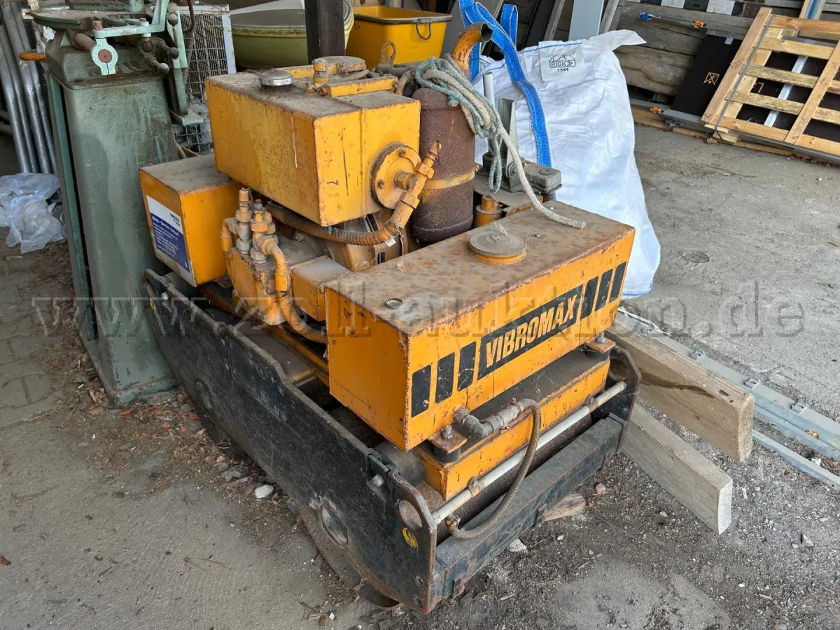 Walec dwubębnowy Losenhausen Vibromax 70