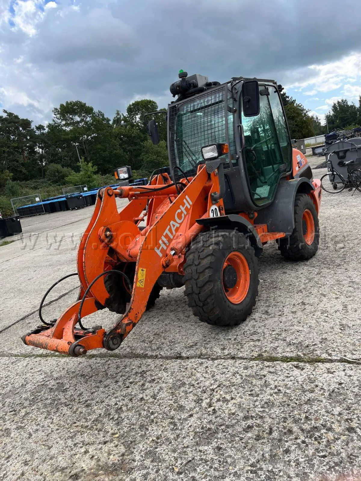 1 wiellader Hitachi ZW75