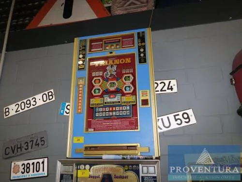 Hrací automat TRIANON