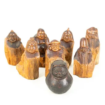 Sieben Glücksgötter und ein Stehauf-Daruma, Japan, 1. Hälfte 20. Jh. (8).