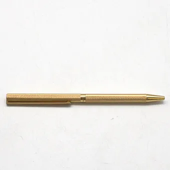 S.T. DUPONT. S.T. DUPONT CLASSIQUE DORÉ AVEC MOTIF GRAIN D'ORGE.