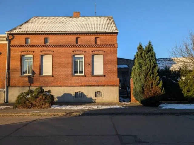 Eengezinswoning met aanbouw, serre en bijgebouwen ten noorden van de deelstaathoofdstad Maagdenburg +rustige ligging+