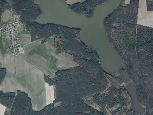 Plus de 1,4 ha de surfaces boisées et de chemins près du lac Oelsener dans le Schlaubetal