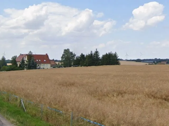 Small plot with water reservoir in Rothschönberg west of Dresden