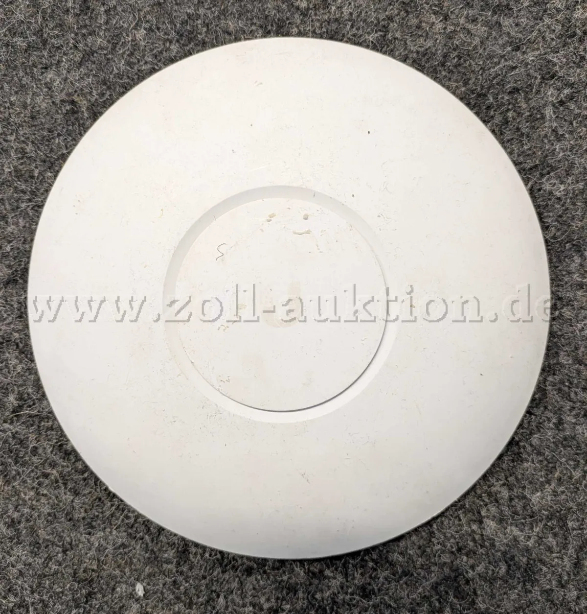 12 Ubiquiti UniFi UAP-AC-Pro Access Points (7,74 x 7,74 x 1,38")