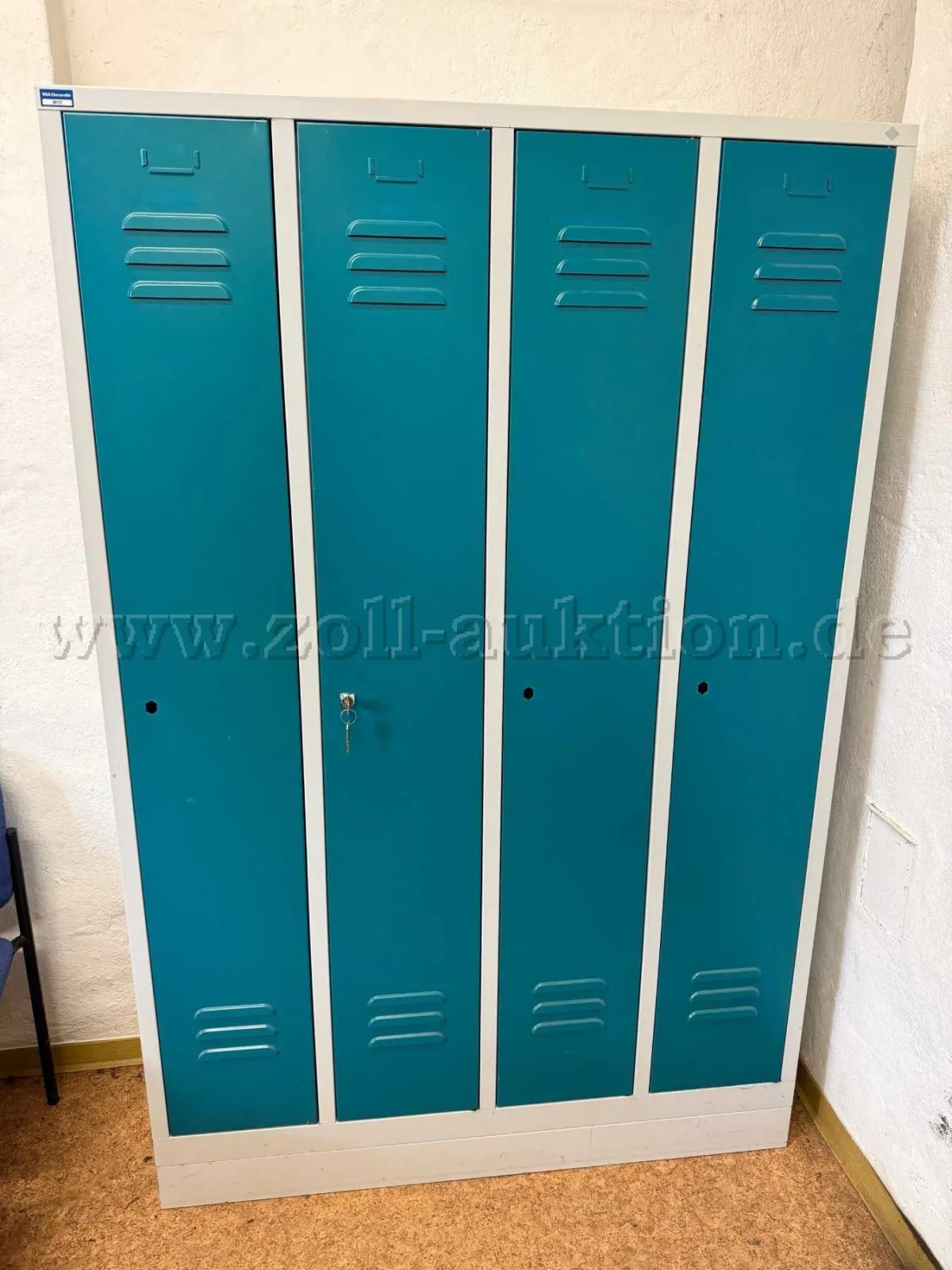 1 C+P 8020-40 "Classic" wardrobe locker / clothes locker