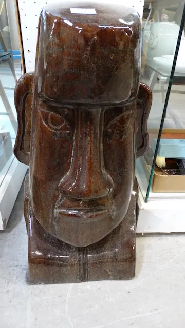 1 velká keramická figurka