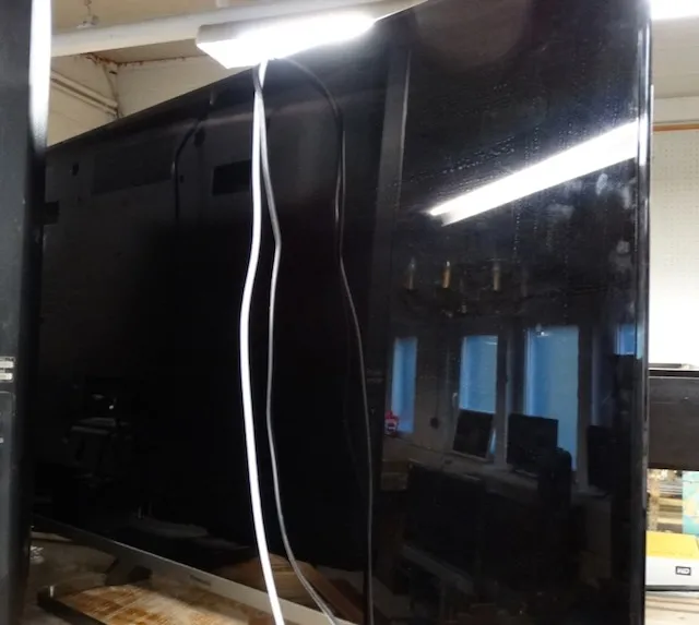 1 Panasonic television + remote control