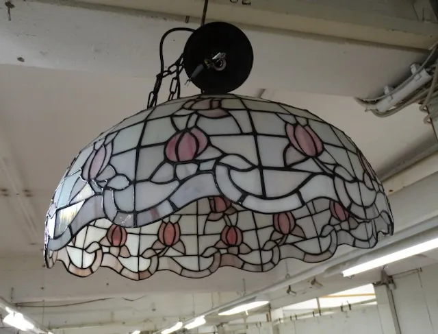 1 lampe de plafond style Tiffany