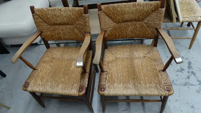 4 chaises et 1 fauteuil à bascule