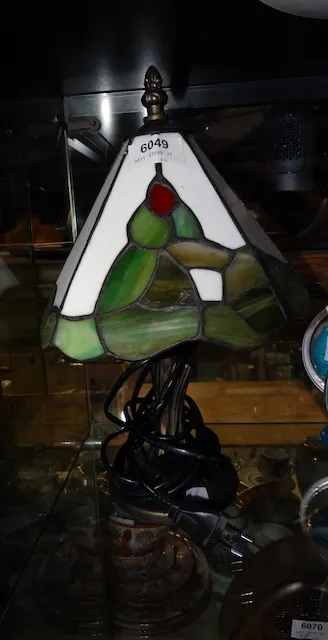 1 lampe de table style Tiffany