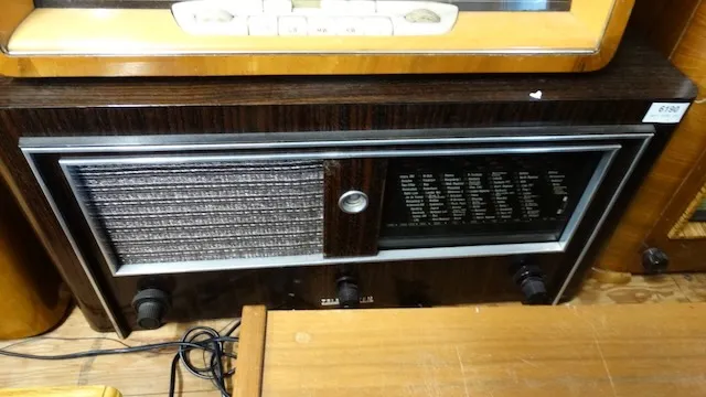 1 staré rádio