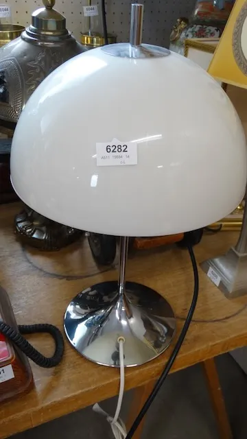1 lampa stołowa