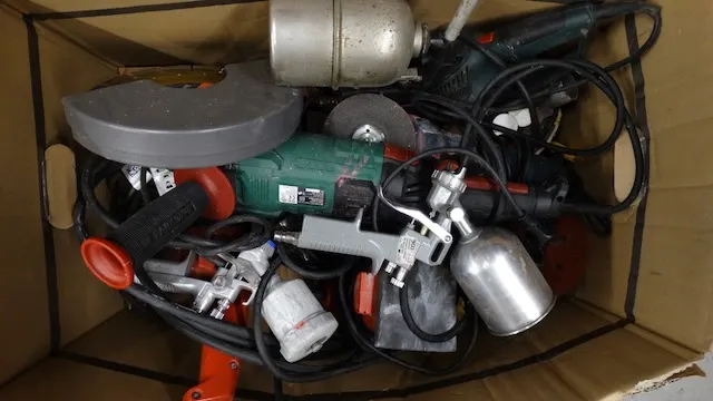 1 lot d'outils