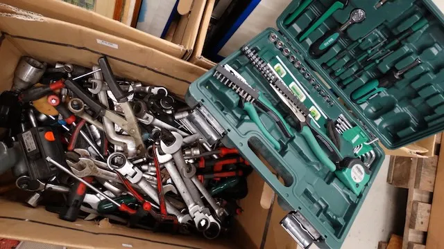 1 lot d'outils/outils électriques