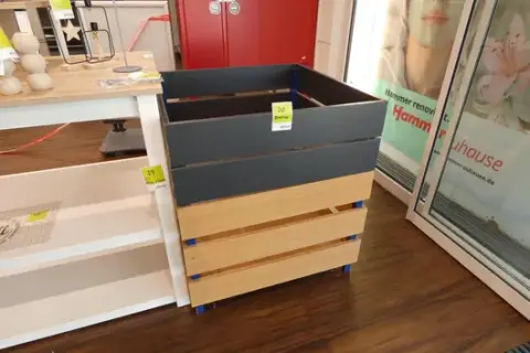 Prezentační stojan, bez obsahu