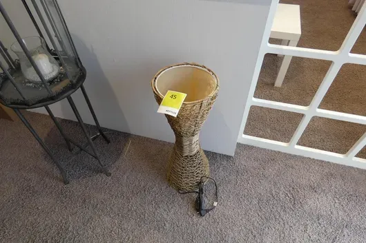 Floor lamp