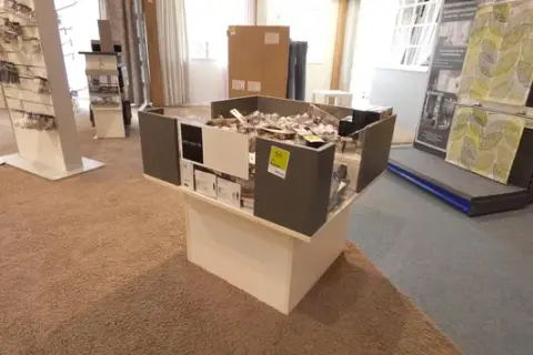 Display stand, without contents