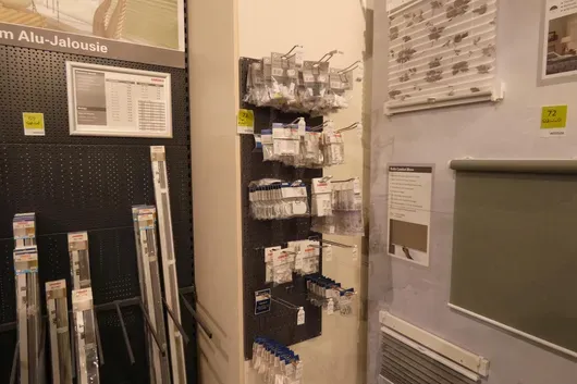 Wall shelf with contents (brackets)