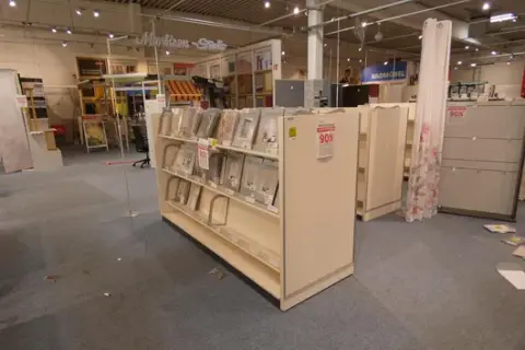 Sales shelf, without contents