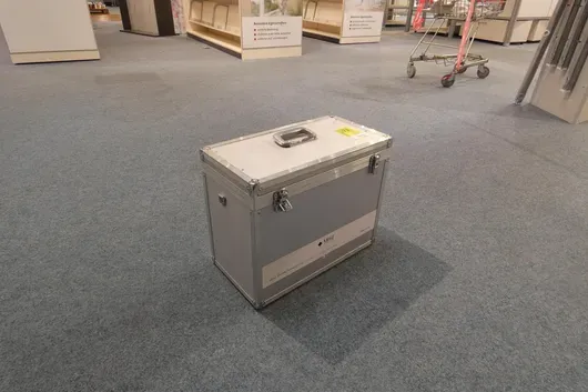MHZ sample case