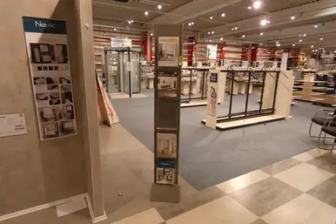 Stojan na prospekty