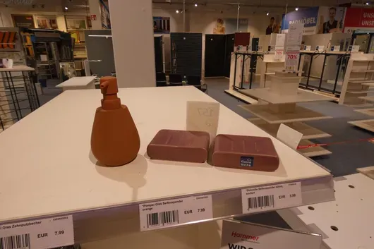 Lot of bathroom accessories