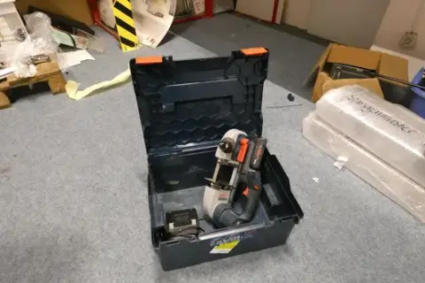 Bosch Professional - Scie à ruban sans fil, en coffret