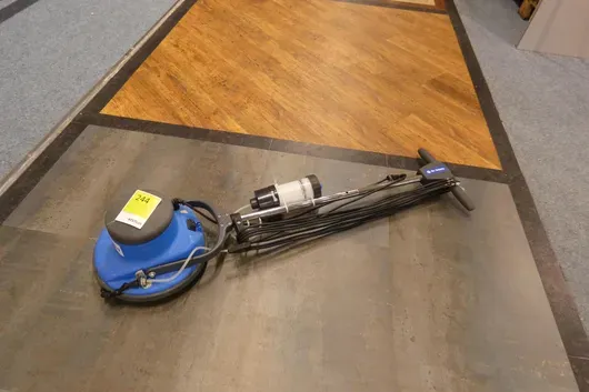Monobrosse Dr. Schutz avec réservoir pour produit de nettoyage