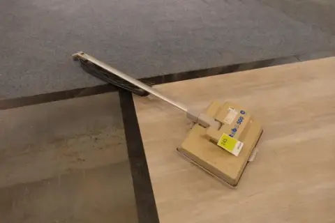 Щеточный пылесос Tebo 500