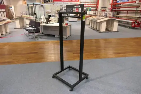 mdentree - Présentoir (pour tapis), mobile