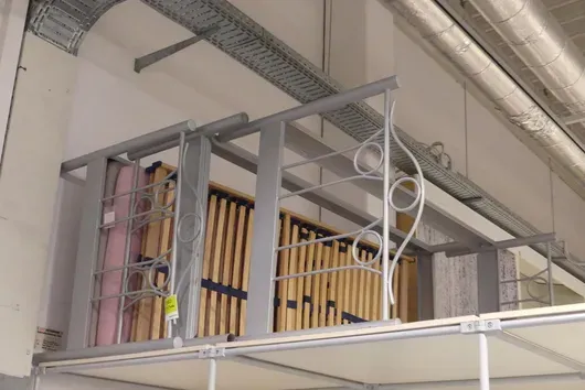 3x lit à barreaux (partiellement avec sommier, matelas)