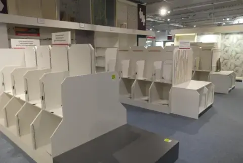 3x shelving units, without contents