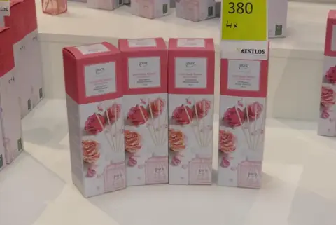 4x ipuro - Parfum d'intérieur Essentials « lovely flowers », avec bâtonnets