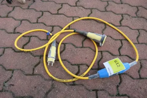 Verlängerungskabel mit Schutzkontaktstecker und Kupplung