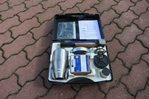 Radtke Messtechnik - CM-Feuchtigkeitsmessgerät (Calciumcarbid-Methode) im Koffer