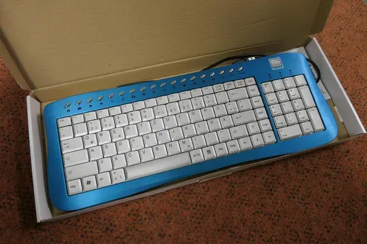 Ultra plat metalen USB-hub toetsenbord