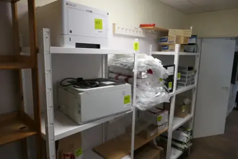 Shelf, metal, without contents
