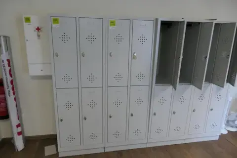 Skříň na oblečení