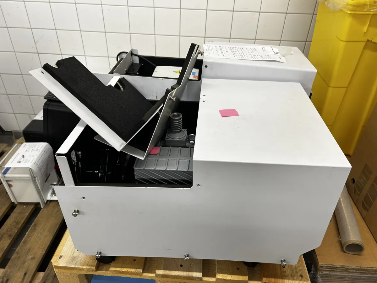 2 vacuümpompen Agilent + Edwards