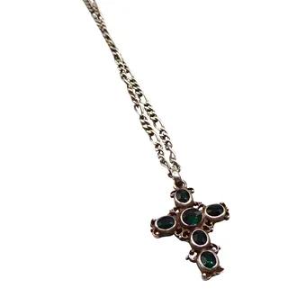 925 silver cross pendant with 6 emeralds and 925 silver chain.