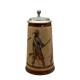 Marzi et Remy. Chope en grès avec couvercle en étain et motifs de chasse.