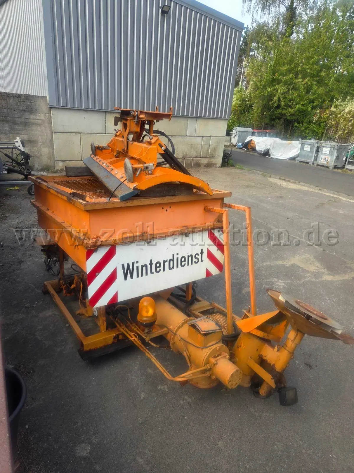 1 sněhový pluh Gemeiner GSP 170 L a sypač pro Multicar