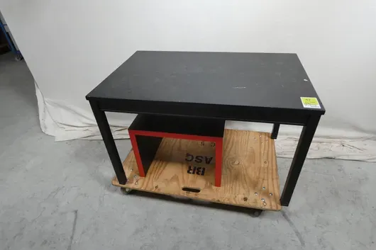 2x table d'appoint, sans planches à roulettes