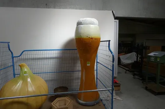 Prop: XXL wheat beer glass